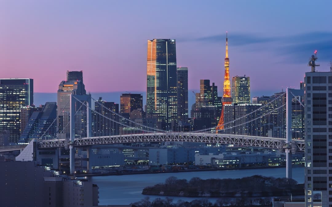 我国自主培养白羽肉鸡初次出口中东商场